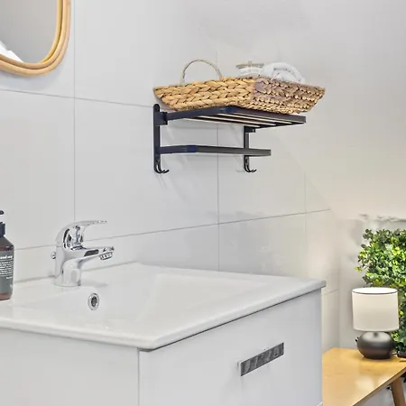 Upper Room: Mit Exklusiver Ausstattung-ausblick Auf Weinberge&mandelbluetenpfad * Neustadt an der Weinstraße