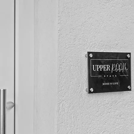 Upper Room: Mit Exklusiver Ausstattung-ausblick Auf Weinberge&mandelbluetenpfad Apartmán