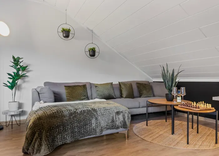 Upper Room: Mit Exklusiver Ausstattung-ausblick Auf Weinberge&mandelbluetenpfad * Neustadt an der Weinstraße