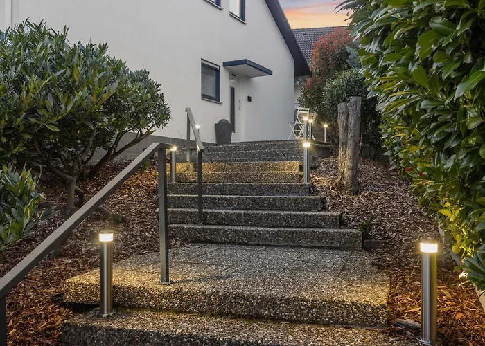 Upper Room: Mit Exklusiver Ausstattung-ausblick Auf Weinberge&mandelbluetenpfad