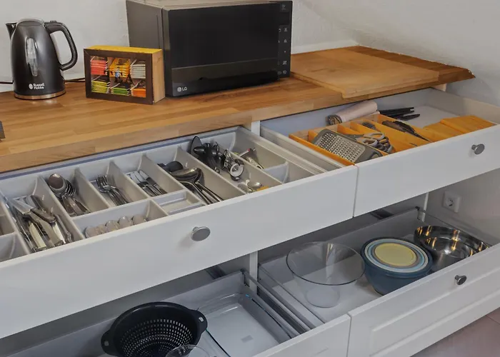 Apartamento Upper Room: Mit Exklusiver Ausstattung-ausblick Auf Weinberge&mandelbluetenpfad *